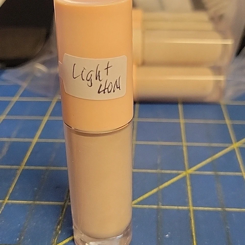 Pretty Fresh Hyaluronic Acid Hydrating Foundation New 6.5g Light 40N